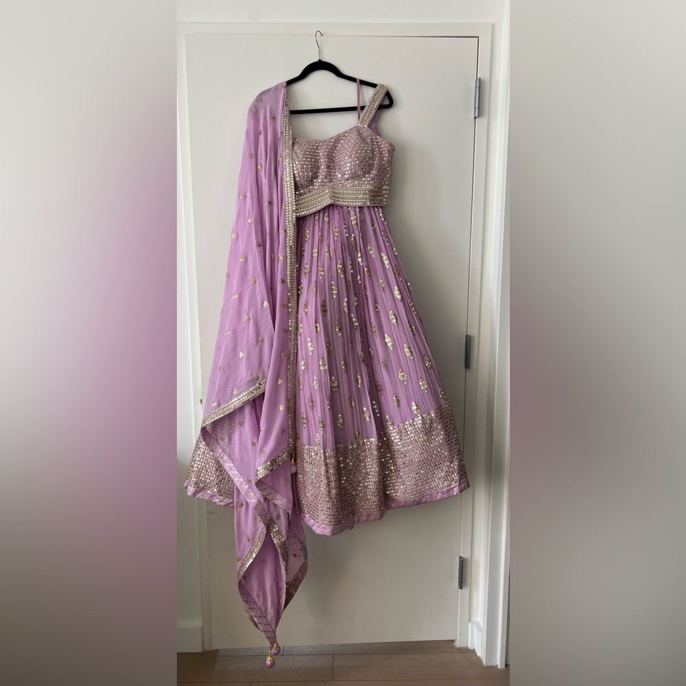 NWT Lehegna, beautiful detail. Size 38/40